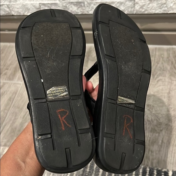 Hillard & Hanson Black Women's Thong Sandals size 8 - Picture 9 of 10